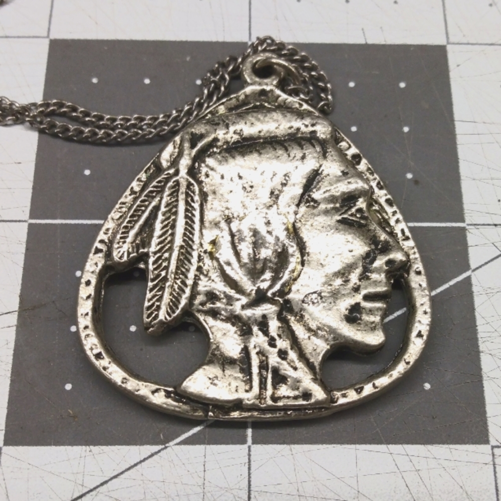 Native American pendant with chain